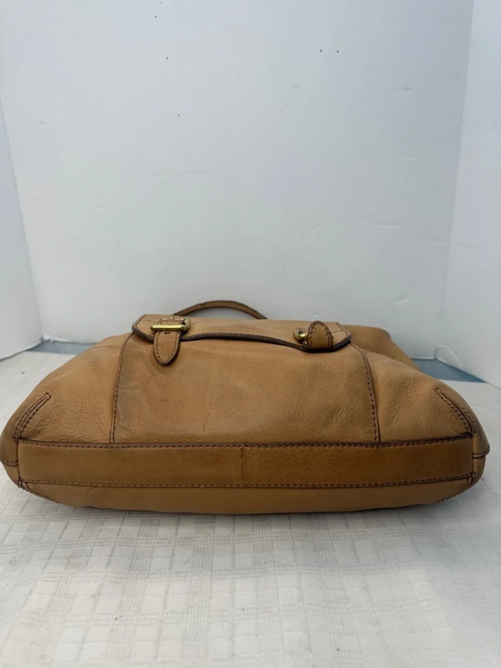 FOSSIL Medium Tan Brown Leather Buckle Pocket Large Hobo Shoulder Bag Purse EUC.